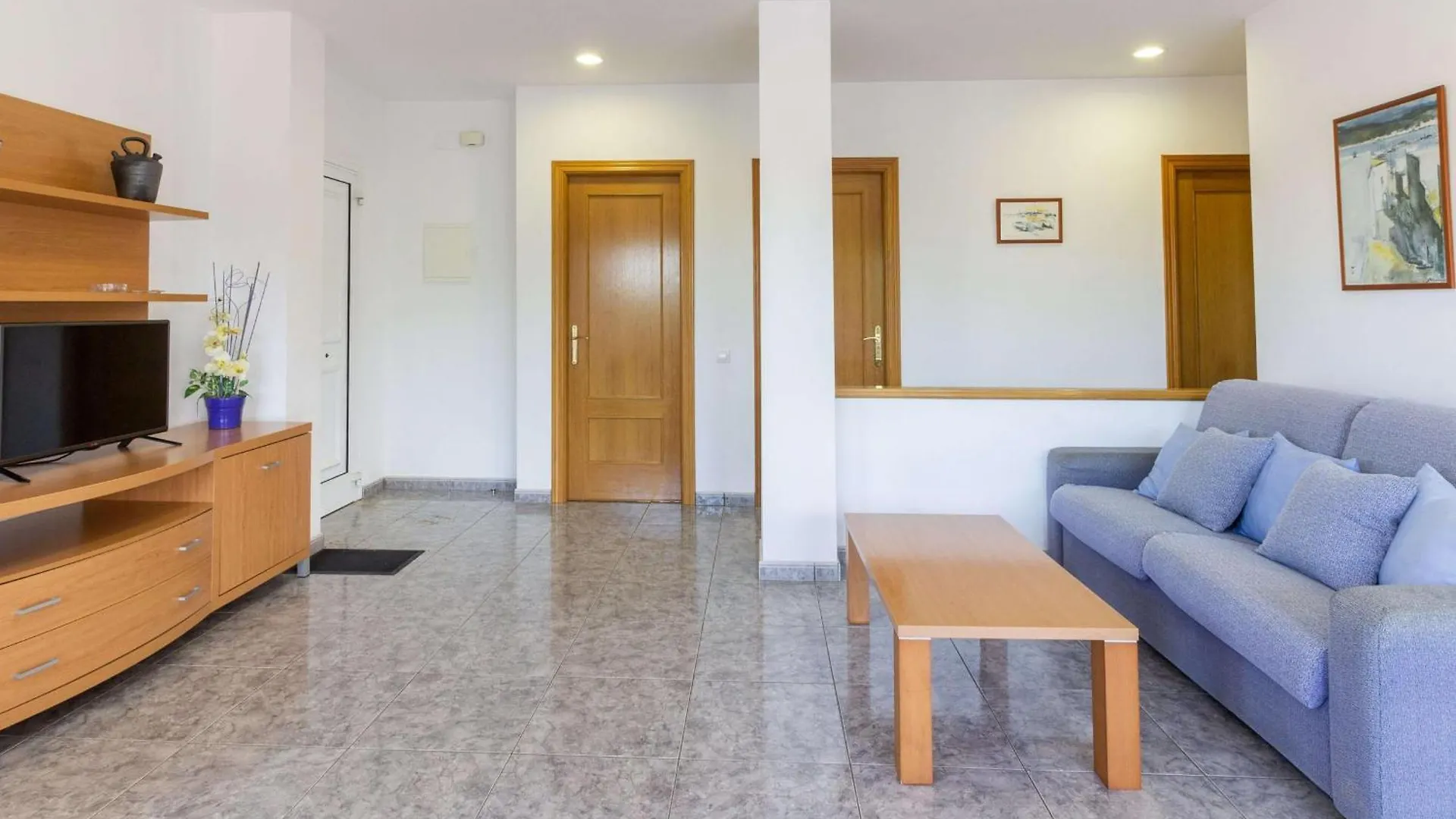 Apartamento Luminoso Con Terraza, Wifi, Garaje Y A 50M De La Playa En Llanca - Es-228-15 0*,