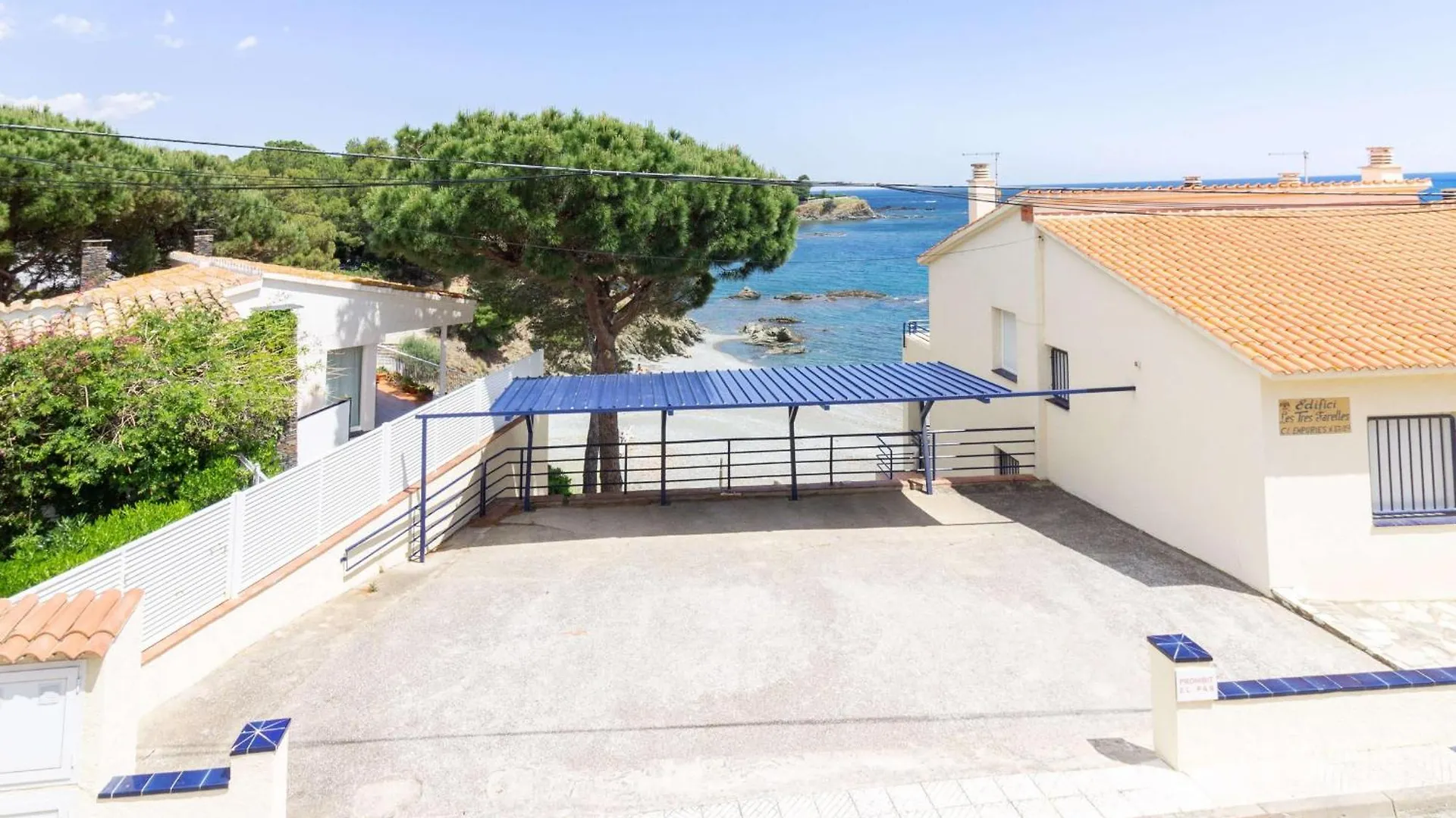 アパート Apartamento Luminoso Con Terraza, Wifi, Garaje Y A 50M De La Playa En Llanca - Es-228-15