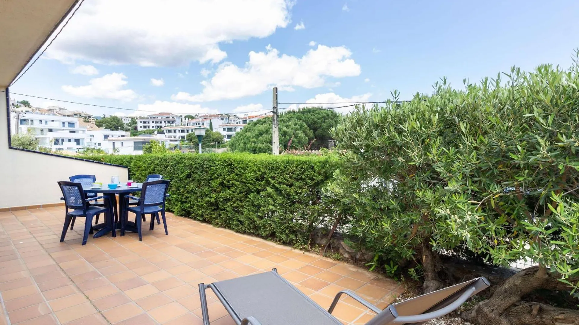 アパート Apartamento Luminoso Con Terraza, Wifi, Garaje Y A 50M De La Playa En Llanca - Es-228-15
