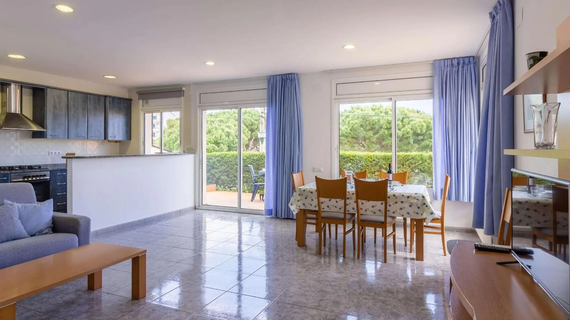 아파트 Apartamento Luminoso Con Terraza, Wifi, Garaje Y A 50M De La Playa En Llanca - Es-228-15 스페인